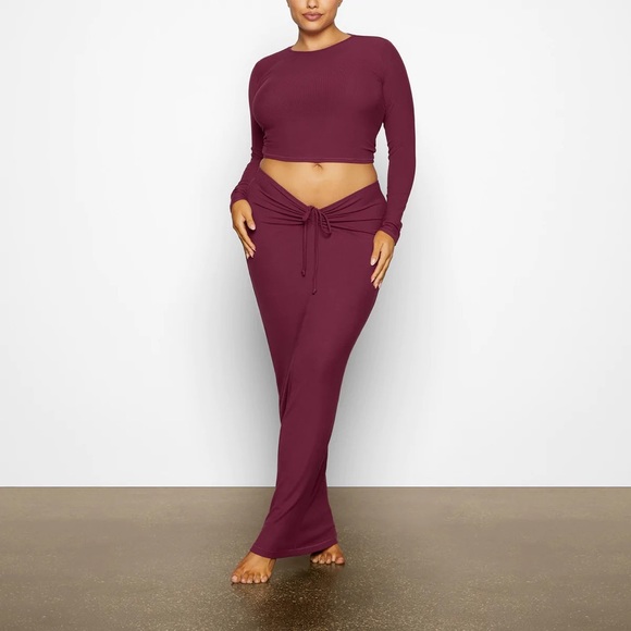 *SOLD* NEW Skims Soft Lounge Long Sleeve Crop Top Sz SMALL in Wine - Picture 2 of 4